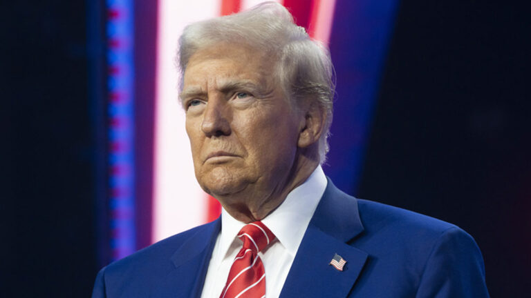trumptan-yayinlara-tepki-iki-kanalin-lisans-iptalini-istedi-vfGJqHEs.jpg