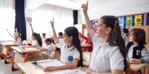 ogretmen ve veliler okul kiyafeti uygulamasini destekliyor NyLRyqB5.jpg