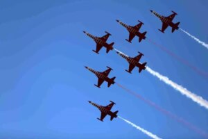 turk yildizlari bandirmada unutulmaz gosteri duzenledi SQQKqrVW.jpg